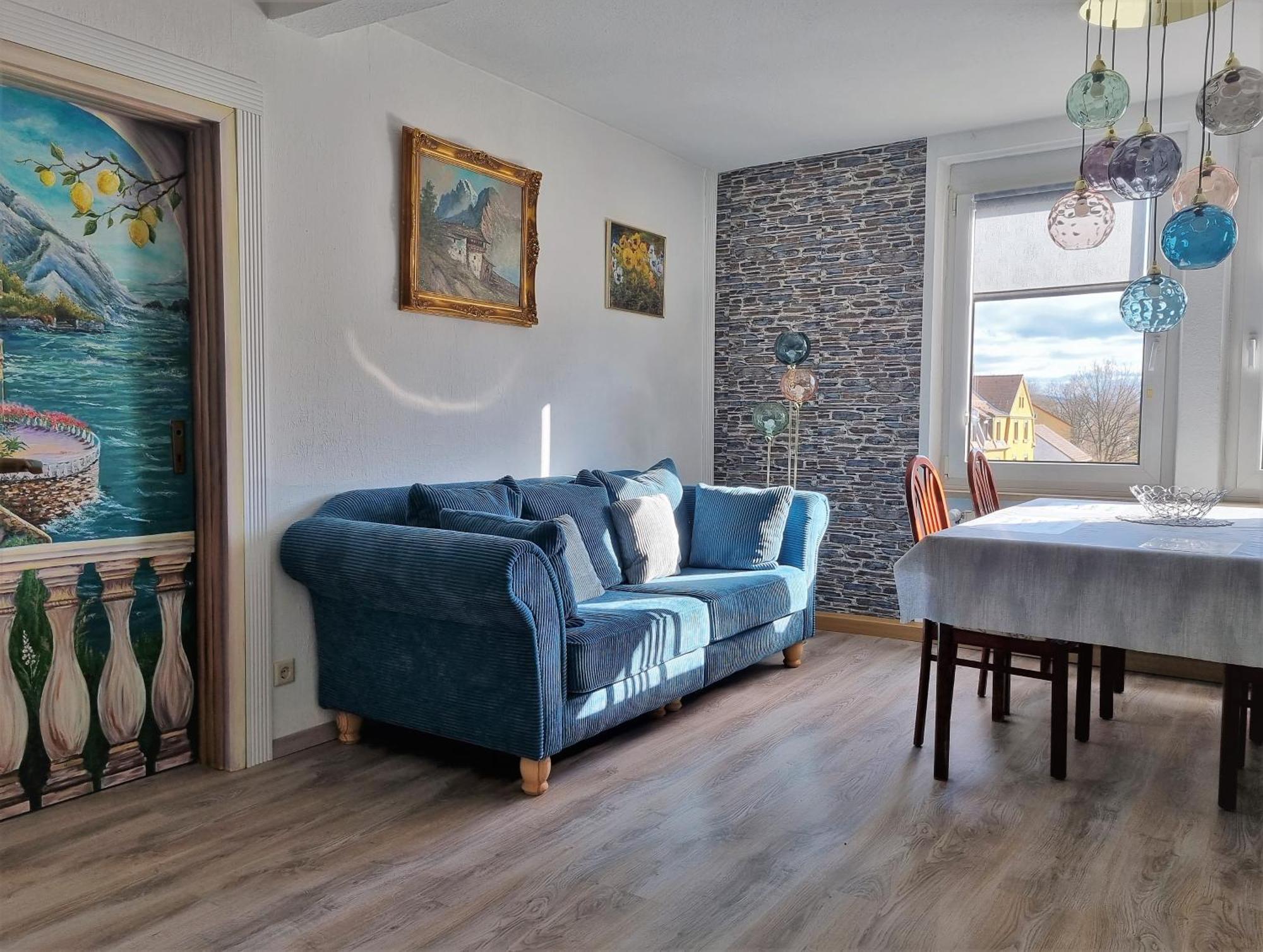 Apartment Bayreuth, 4 Zimmer Ferienwohnung im Haus mit Kunst, WLAN, Küche, Parkplatz Exterior foto